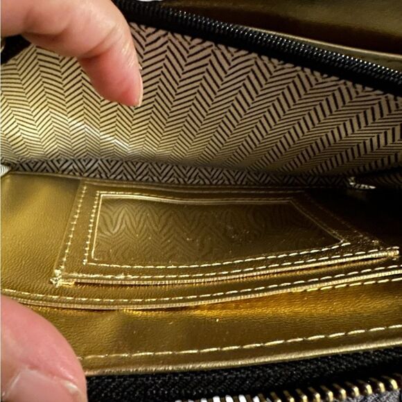 Steve Madden and Fossil wallets. Pre-loved in great conditions. - Picture 6 of 13